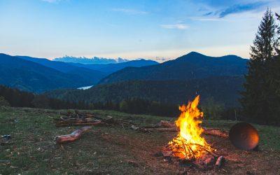 Fire Pit vs. Bonfire: Safety, Efficiency and Fun